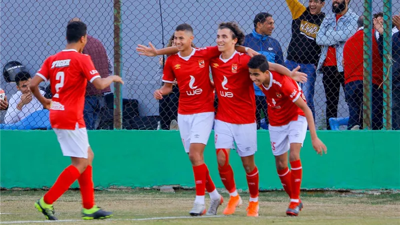 الأهلى ينهى الشوط الأول متقدما بثنائية على الزمالك