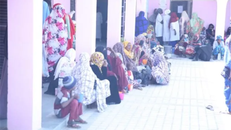 قافلة الأزهر الطبية تنقذ حياة طفل باستخراج جسم صخري من الانف