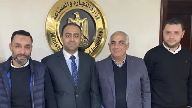 نائب يتدخل لدى مجلس الوزراء لإنقاذ ٥١ مصنع غزل بالمحلة