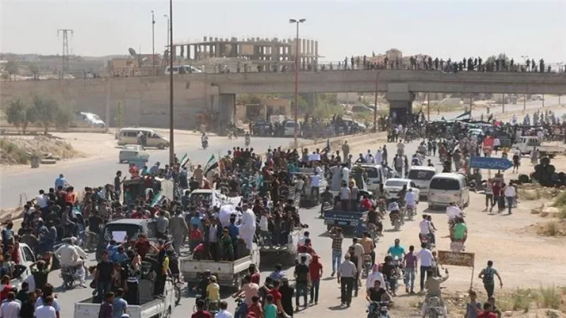 نزوح 70 ألف مدني من ريف حلب الغربي خلال 24 ساعة