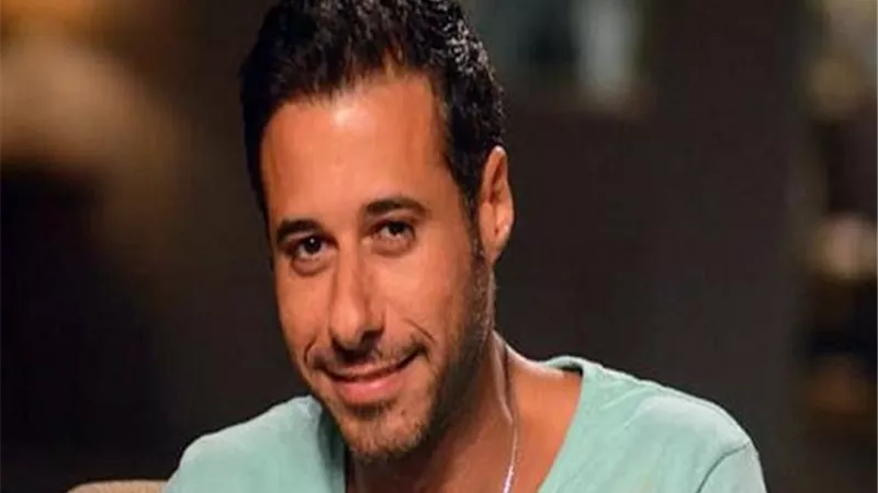 أحمد السعدنى يوجه رسالة للهضبة.. 