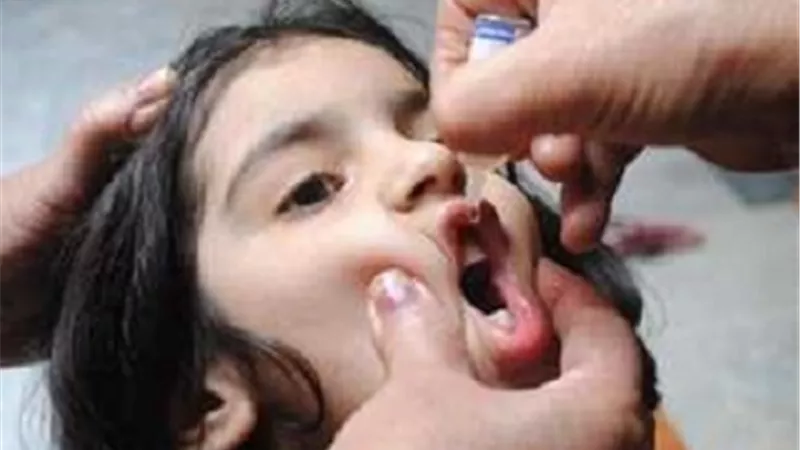 200 ألف طفل فى الحملة القومية للتطعيم ضد شلل الأطفال بالأقصر
