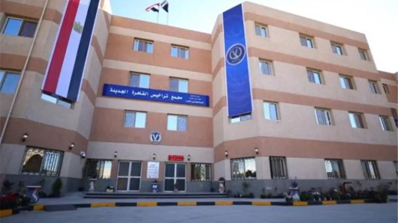 بدء تشغيل مجمع تراخيص القاهرة الجديدة وسط فرحة من المواطنين.. صور