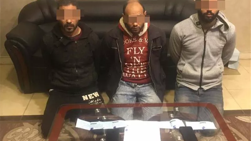 بائعا المعصره استعانا باخر وخطفوا شابا تزوج عرفيا من شقيقتهما
