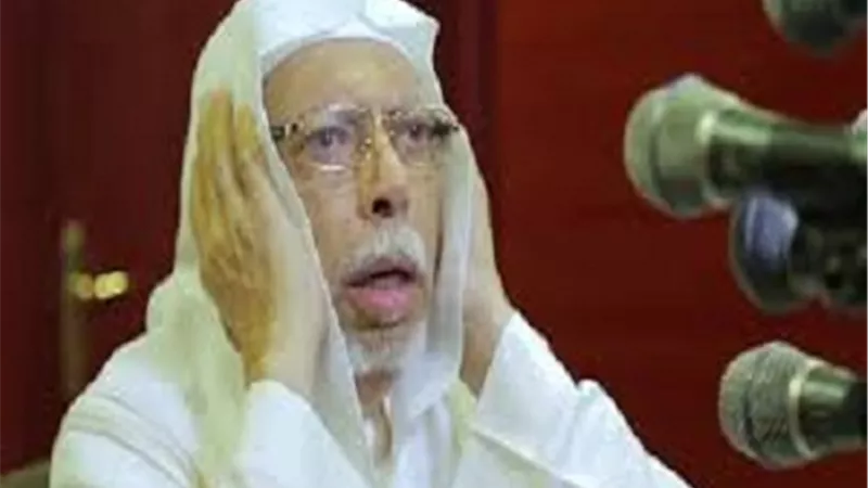 مؤذن الحرم المكي يكشف أسباب انقطاع أذان العشاء يوم الخميس