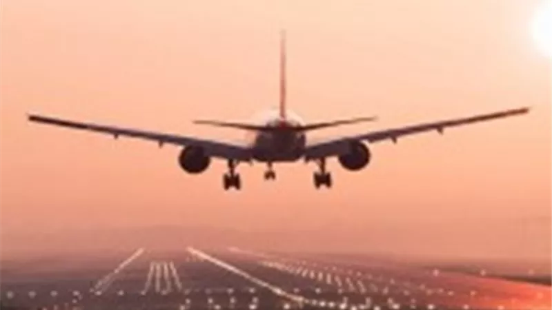 هبوط اضطراري لطائرة اماراتية بمطار القاهرة لوفاة راكبة من بنجلاديش