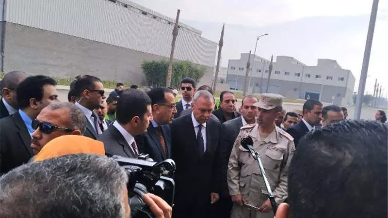 رئيس الوزراء يتفقد المنطقة الإستثمارية ببنها بنسبة تنفيذ 97٪