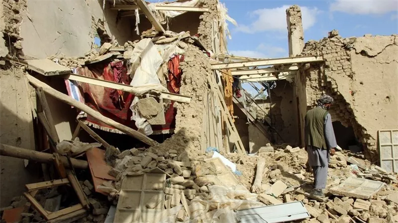 مقتل 8 مدنيين بغارة جوية في أفغانستان
