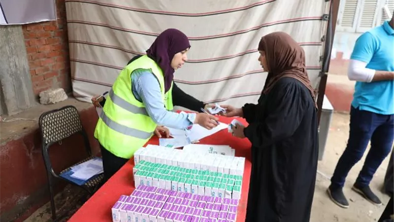 صناع الخير تنظم قافلة طبية للكشف على أمراض العيون والجلدية بمحافظة المنوفية