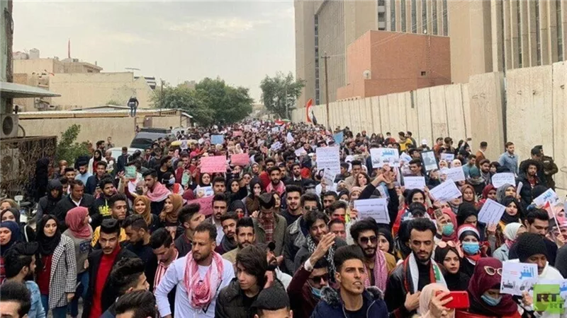 تجدد دعم الطلبة للاحتجاجات بمسيرات طويلة بالعراق