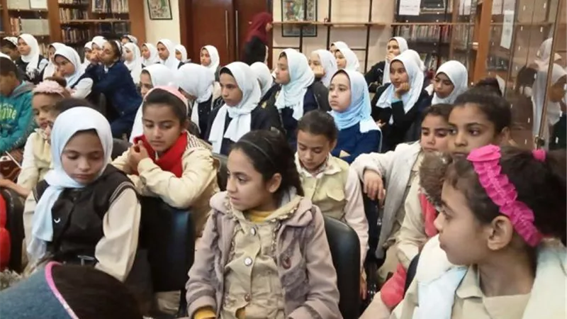ضمن برنامج خمسة سياحة..ندوة لتوعية طلاب مدارس أسيوط.. بالصور