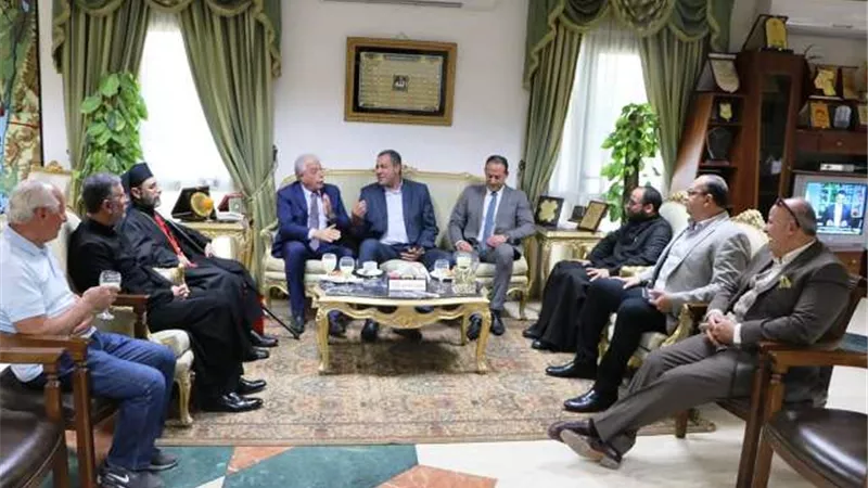 فودة يستقبل مطران الاقباط الكاثوليك للتعاون بين المحافظة والكنيسة..بالصور