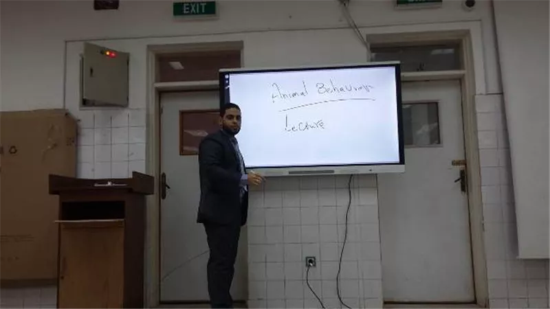١٠٤ شاشات ذكية تفاعلية بكليات جامعة القناة