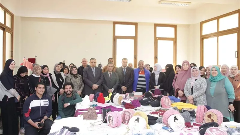 رئيس جامعة كفرالشيخ يفتتح معرض الاقتصاد المنزلى بكلية التربية النوعية