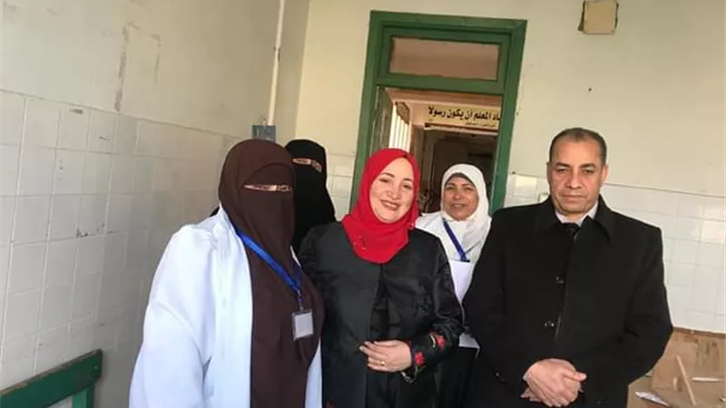 مدير التأمين الصحى يتابع أعمال المبادرة الرئاسية بمدينة الصالحية ومدارسها.. صور
