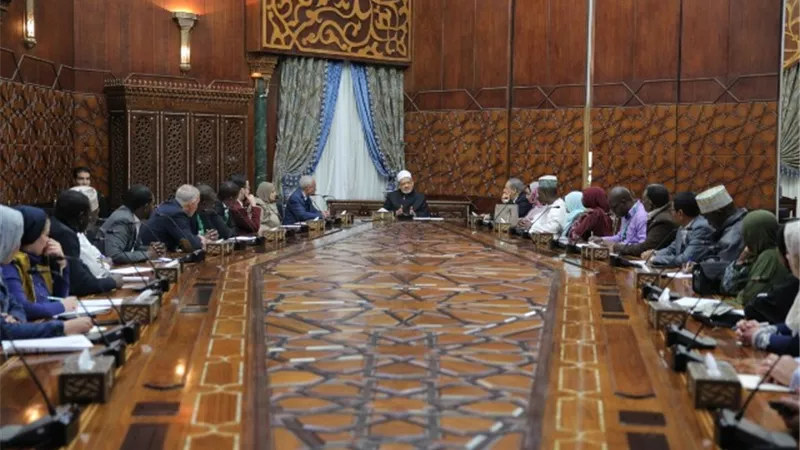 الطيب: على الإعلام مسؤولية كبيرة في النهوض بالقارة السمراء