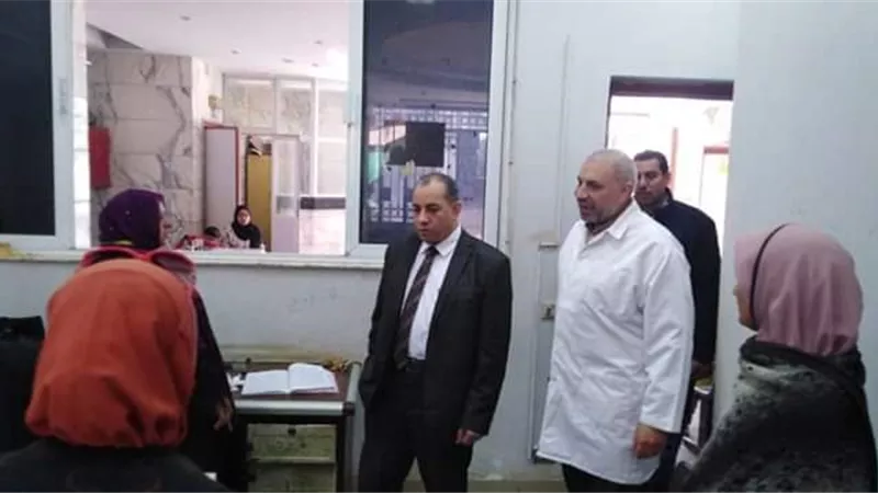 مدير التأمين الصحى يتابع اعمال المبادرة الرئاسية بمدارس مشتول السوق