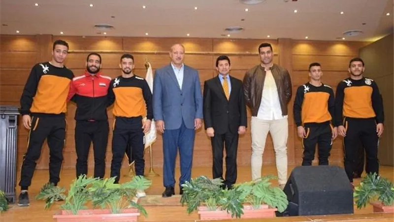 وزير الشباب والرياضة يكرم بعثة المنتخب للمصارعة.. صور