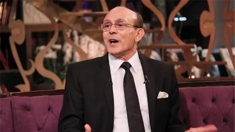 محمد صبحى يحذر الفنانين .. لهذا السبب