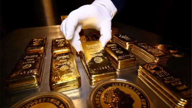 الذهب يتماسك فوق 1600 دولار بفعل مخاوف بشأن الأثر الاقتصادي لكورونا