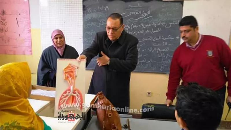 محافظ الشرقية يُفاجئ مخابز ومدارس قرية بني عياض