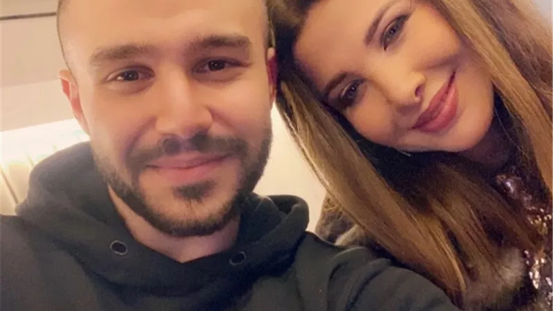 نانسي عجرم تثير الجدل بصور مع شبيه القتيل