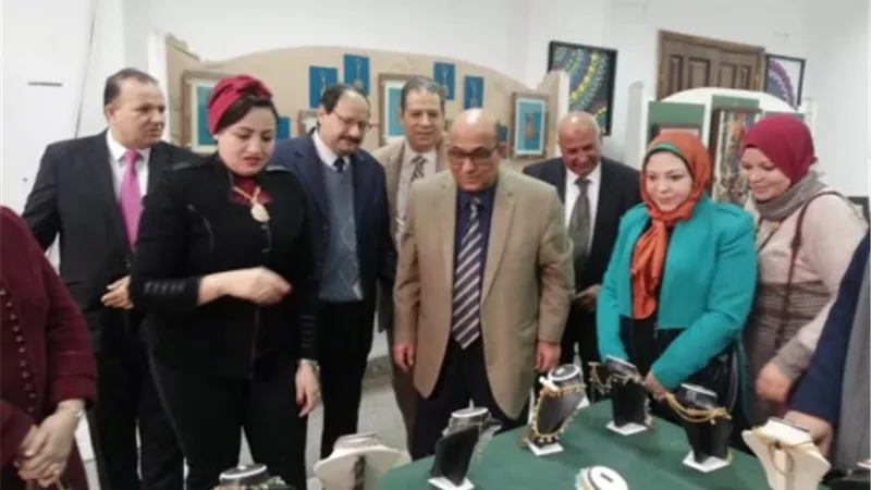 افتتاح معرض الفنون التشكيلية بكلية التربية النوعية بالزقازيق
