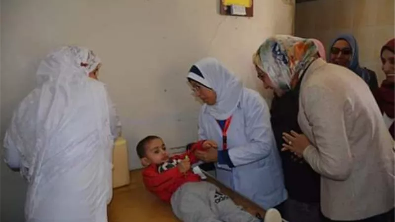 نائب محافظ الوادى الجديد تتفقد حملة تطعيمات شلل الأطفال .صور