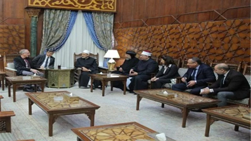 شيخ الأزهر: على بيت العائلة مسؤولية إنقاذ الأسر مما يستهدفها من تدمير