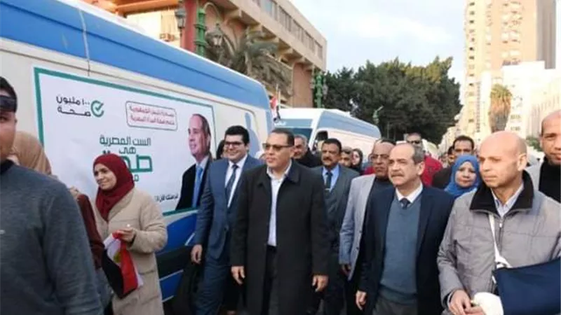 محافظ الشرقية يتقدم مسيرة الإعلان عن المبادرة الرئاسية لصحة المرأة .صور