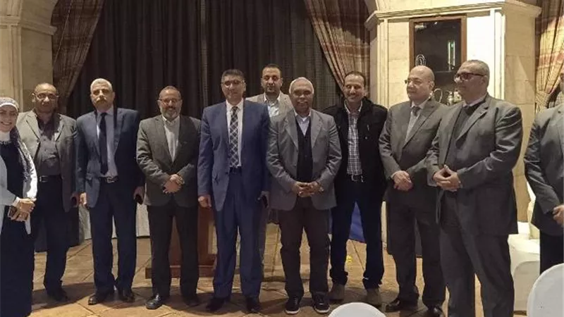جهاز القاهرة الجديدة يكرم عادل النجار تقديراً لمجهوداته فى المدينة.. بالصور