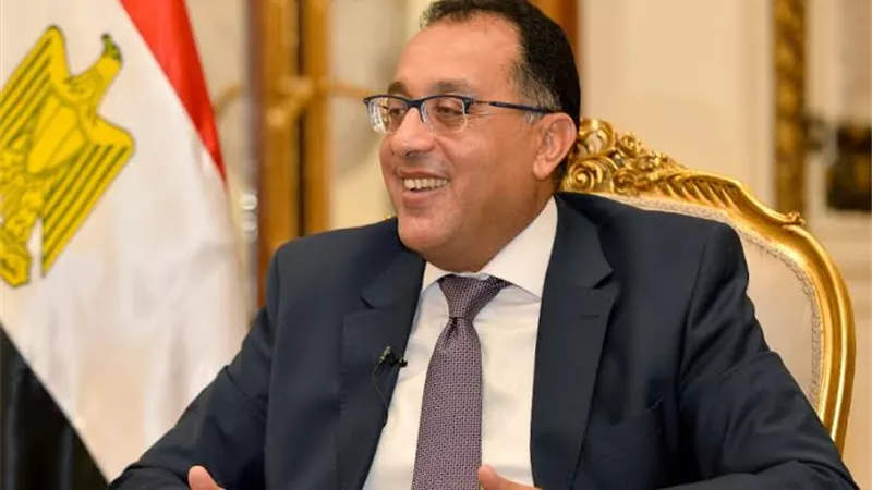 رئيس الوزراء يصدر عدداً من قرارات المنفعة لمشروعات خدمية بالمحافظات