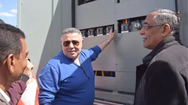 بتكلفة ٤ ملايين.. إطلاق التيار الكهربائى بشبكة الجهد المتوسط لقرية الشيخ الشاذلي