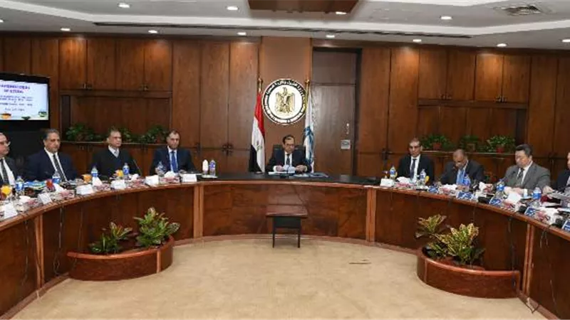 الملا: الصحراء الغربية تشهد نشاطاً بترولياً موسعاً لزيادة إنتاج الزيت الخام