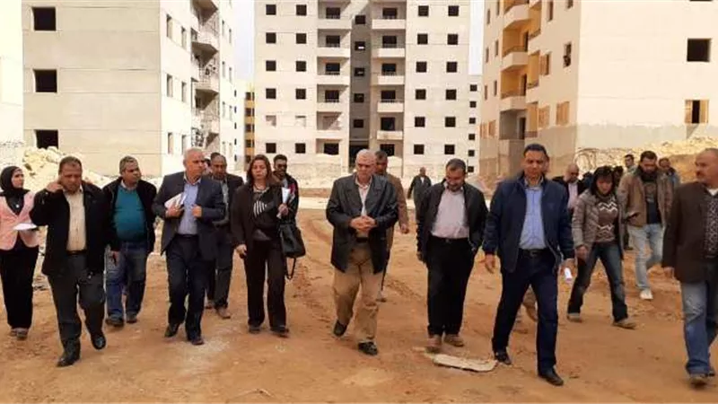 قيادات هئية المجتمعات ومى عبدالحميد تتفقد الوحدات السكنية بمدينة بدر..بالصور