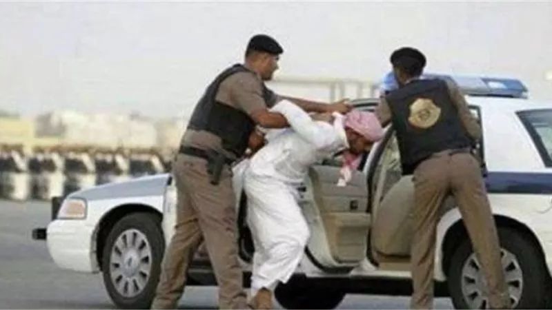 الشرطة السعودية تعتقل مواطنا مخمورا حرق زوجته بطريقة بشعة