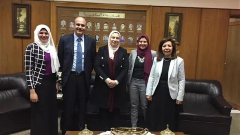السن عين شمس توقع بروتكول تعاون مع المدرسة العربية للترجمة
