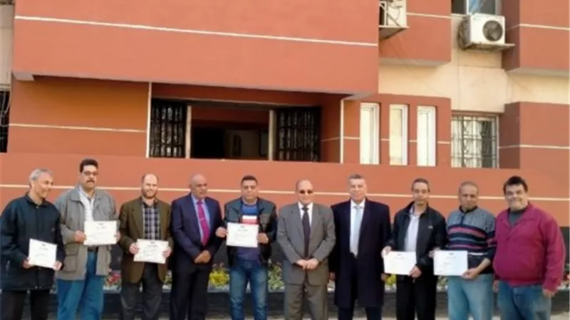 حجازي يكرم اعضاء المطبعة السرية