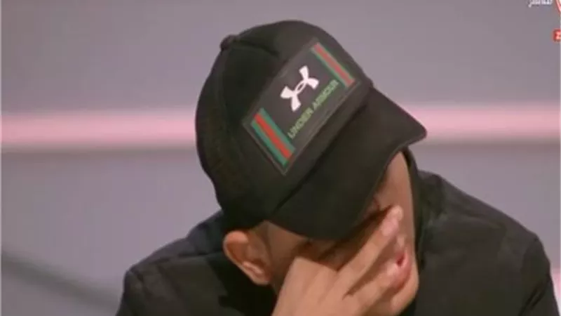 الأبيض يهدى كأس السوبر لـ