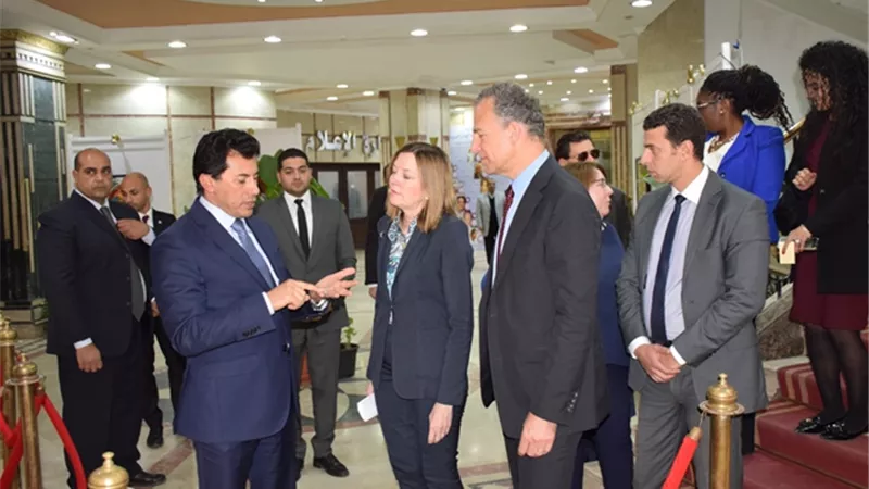 وزيرالشباب يبحث التعاون مع مساعد وزير الخارجية الأمريكي