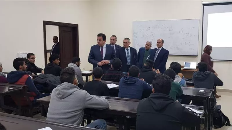 وزير التعليم العالي يتفقد جامعة القاهرة الجديدة التكنولوجية
