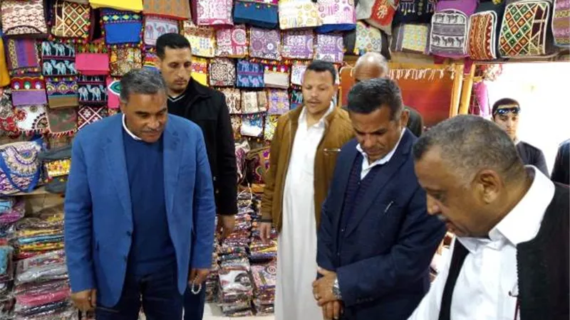 محافظ مطروح يتفقد السوق التجاري الجديد بسيوة.صور