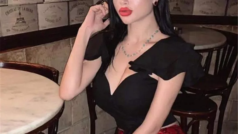 هايدى السباعى تنفى شائعة وفاتها وابنها