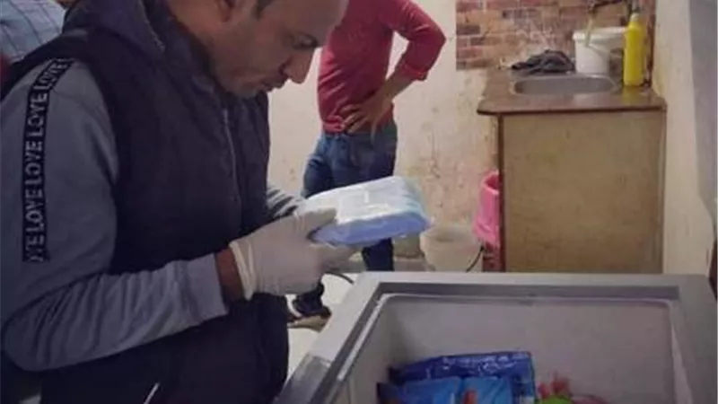 ضبط لحوم وكبدة فاسدة في حملة تموينية مكبرة بالوادي الجديد.صور
