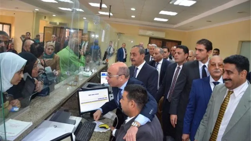 وزير العدل يتفقد خدمات الشهر العقاري بمجمع محاكم الإسماعيلية.صور