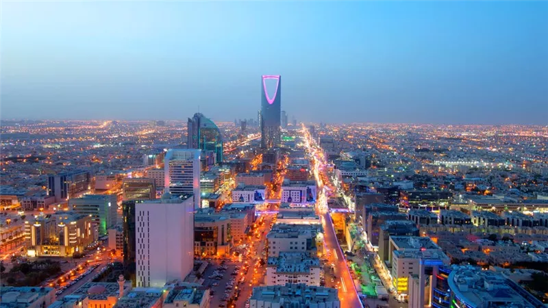 محافظ البنك المركزى السعودى يتوقع زيادة النمو الاقتصادى