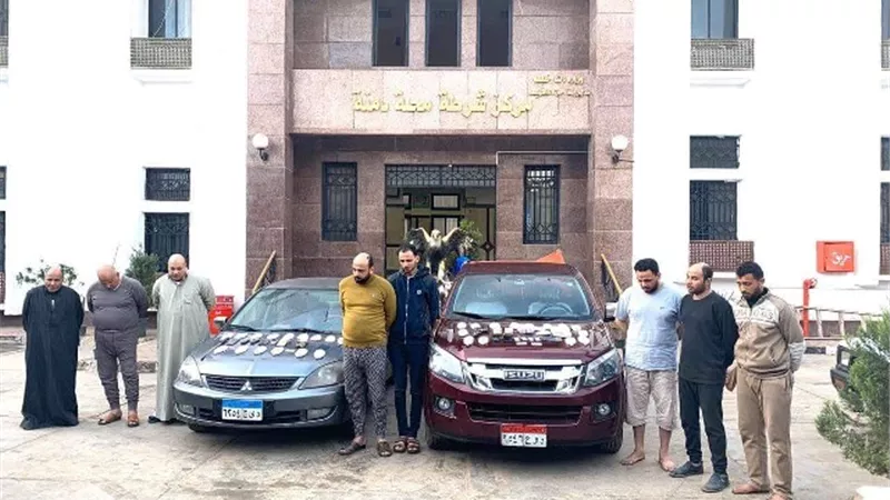 ضبط ٨ من عائلة واحدة وبحوزتهم مخدرات وسلاح بالدقهلية