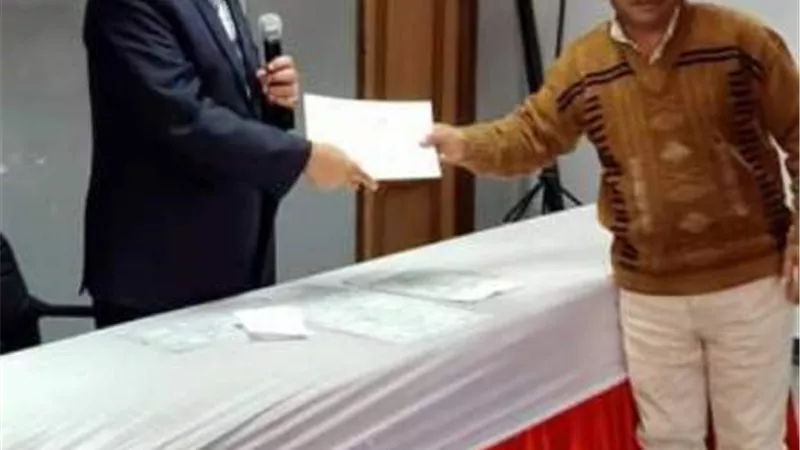 رئيس مدينة طور سيناء يكرم العاملين المتميزين
