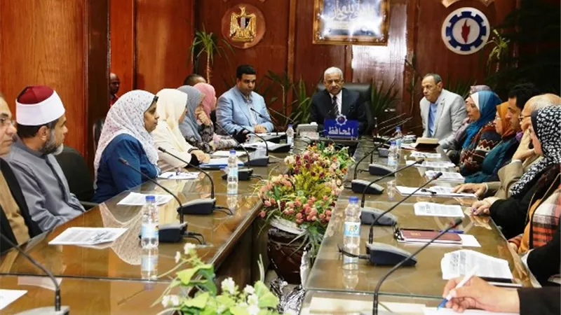 المجلس الاقليمى للسكان ينظم قوافل للتوعية فى مدارس السويس..بالصور