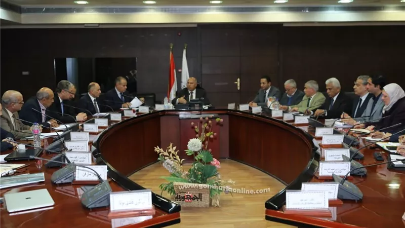 وزير النقل يشدد على الالتزام بالتوقيتات المحددة لتنفيذ محطة الحاويات متعددة الاغراض بالاسكندرية